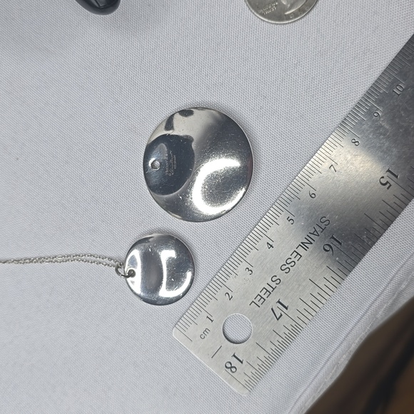 Tiffany & Co  Elsa Peretti  24 mm Thumbprint Round on chain - Picture 6 of 6